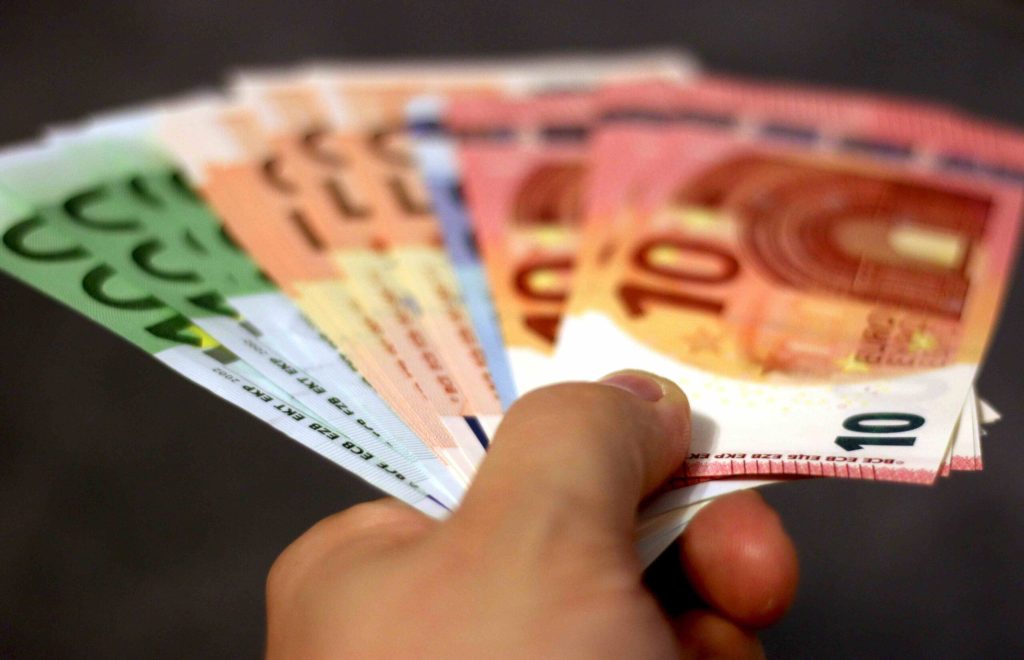 Card de credit sau credit de nevoi personale