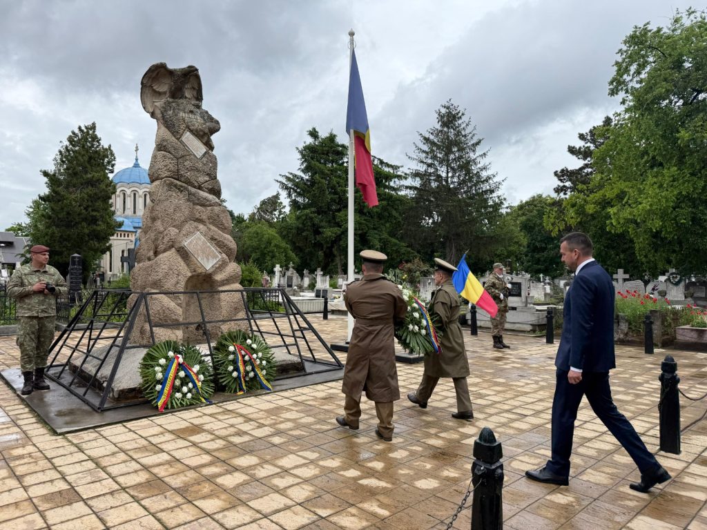 Florin Birta omagiu de Ziua Eroilor Ne inchinam sacrificiului celor care au luptat