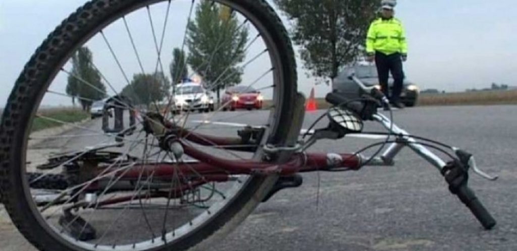 Accident rutier in Otomani Bihor biciclist lovit de masina