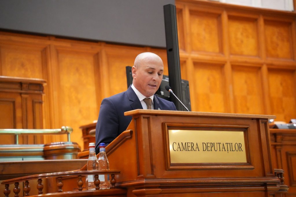 Deputatul Dumitru Tiplea cere explicatii despre restaurarea garii din Bihor