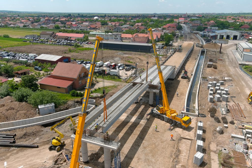 Montarea grinzilor la pasajul din Osorhei a inceput