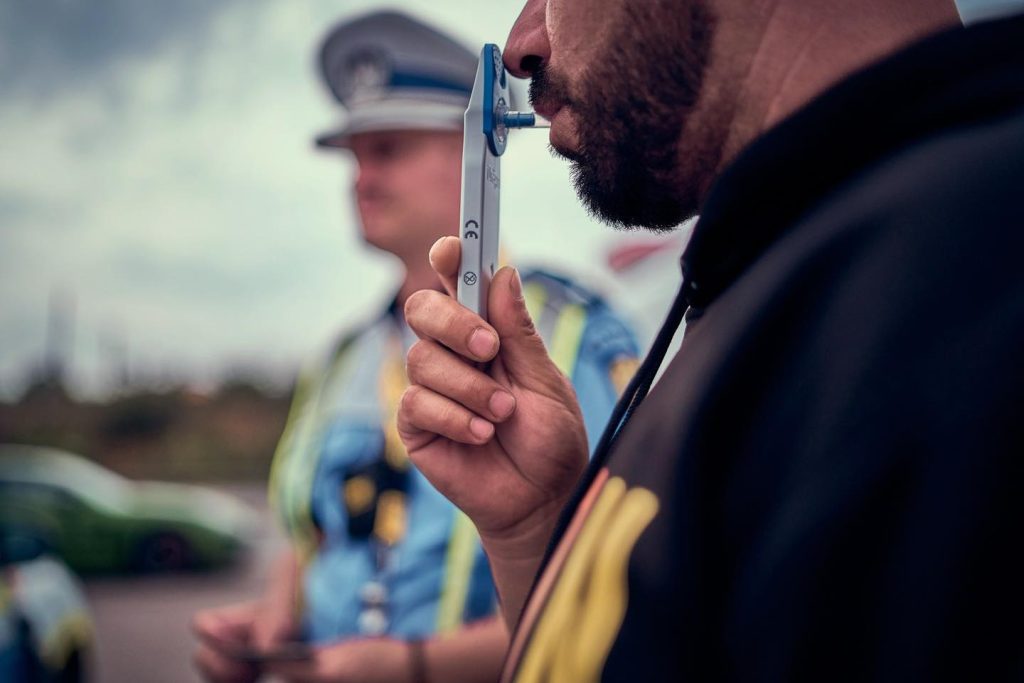 Sofer drogat la volan prins in Santion de poliie