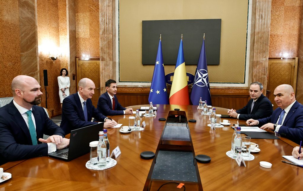 Romania mentine ratingul BBB la SP deficit in scadere
