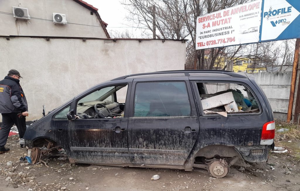 Zeci de masini abandonate gasite in Oradea Proprietarii somati